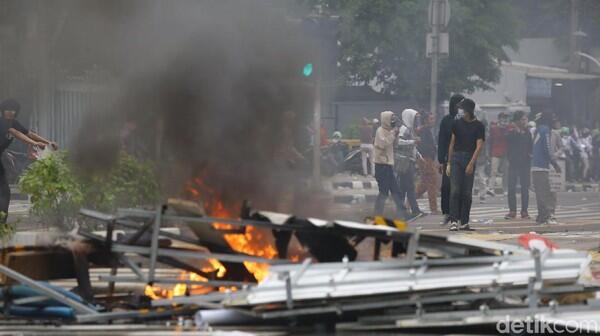 3 Anggota Pers Mahasiswa PNJ Hilang Kontak saat Liput Demo Omnibus Law