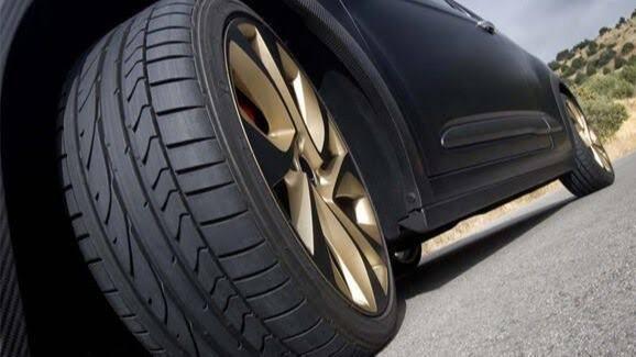 Belum Banyak Yang Tahu, Tarik Rem Tangan Saat Parkir Merusak Mobil