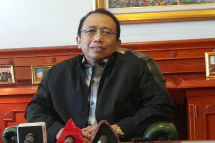 Marzuki Alie Fasilitasi dan Beri Uang Makan Mahasiswanya yang Demo