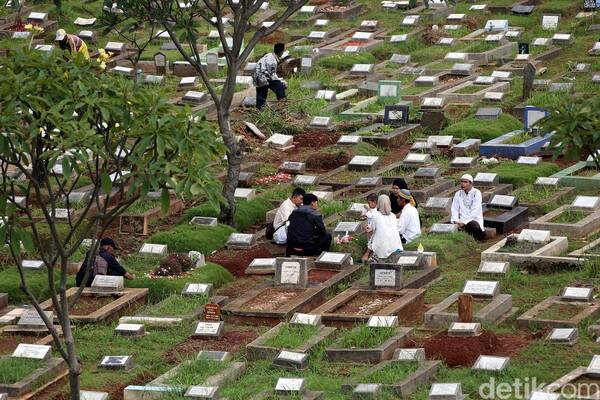 Pendoa Makam, Profesi Langka Dibalik Gemerlapnya Jakarta