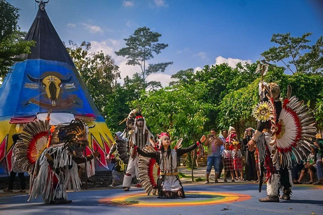 mengintip 5 kampung unik di Jawa Timur, pemandangannya ...