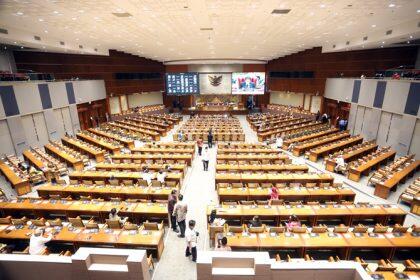 Tidak Ada Naskah UU Cipta Kerja saat Ketok Palu