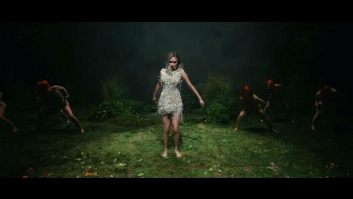 Niki Moonchild Experience, Konser Musikal Teatrikal Yang KECE PARAH!