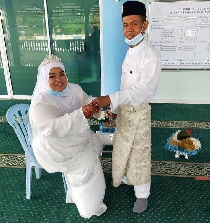 Pasang Spanduk Cari Jodoh di Jalan, Pria Ini Temukan Pasangan Hidup! Jomlo Boleh Coba