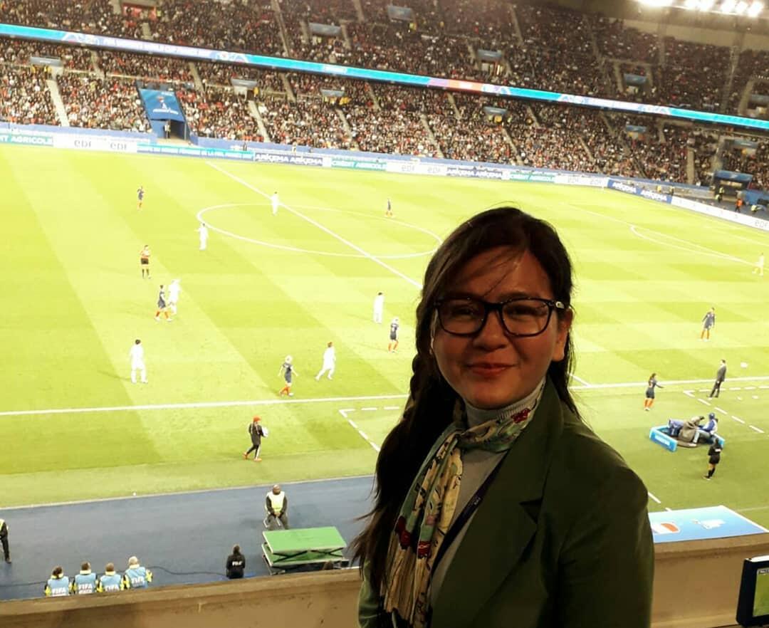 Pernah Membayangkan Ratu Tisha Jadi Sekretaris atau Penyewa Lapangan Sepak Bola?