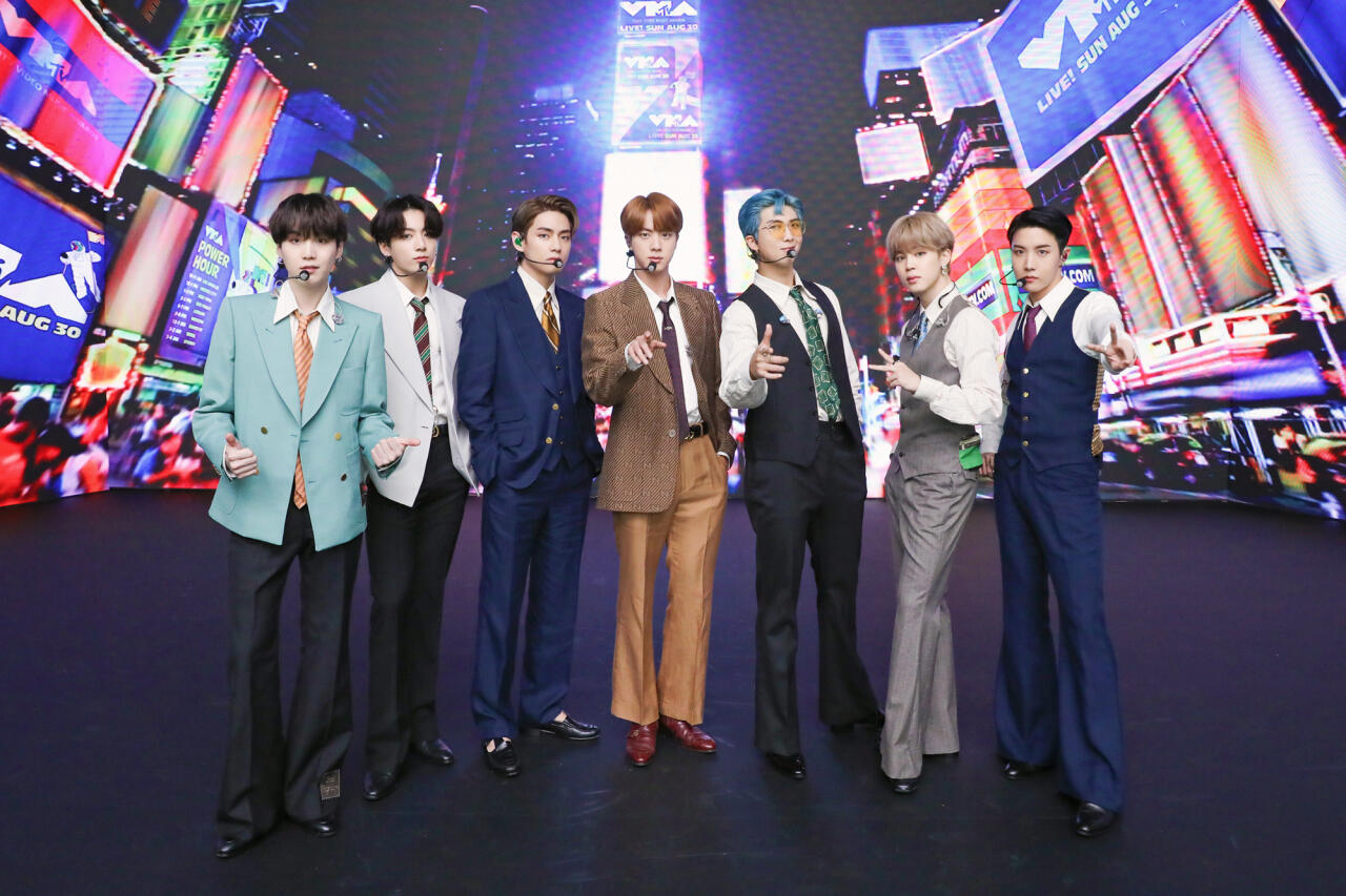 BTS Berhasil Tempatkan Dua Lagu Mereka dalam Chart Billboard Hot 100!