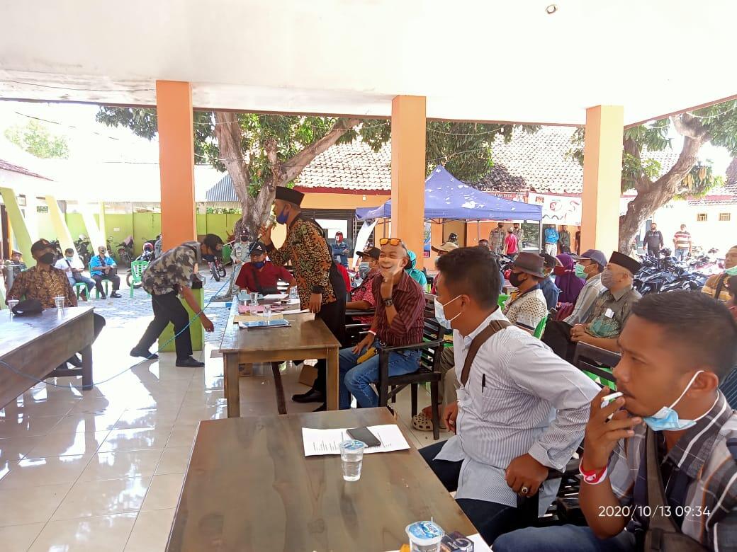 Warga Minta Sekdes Paowan Ditendang Dari Jabatannya Hingga Segel Ruangan Sekdes