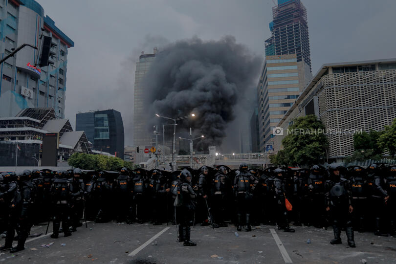 Pengamat Intelijen Beberkan Peselancar Gelap dalam Demo UU Cipta Kerja
