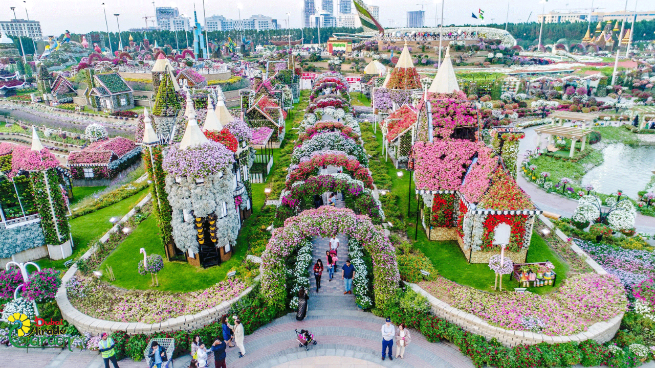 Dubai Garden Glow yang  Menakjubkan Dibuka Kembali