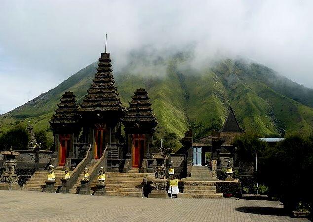 &#91;COC Reg. Bromo&#93; Tempat Ibadah Sekitar Bromo Untuk Mensyukuri Ciptaan-NYA