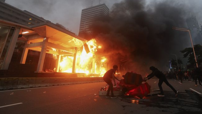 Takut Dibakar Lagi saat Demo, TransJakarta Setop Seluruh Armada di Jakarta