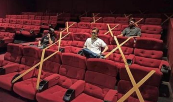 Berisiko Tinggi, Habis ke Bioskop Disarankan Isolasi 14 Hari