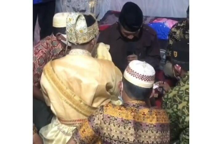 Lucu! Terlalu Gugup, Pengantin Pria Ini Tak Ucapkan Akad Malah Ucapkan Kata &quot;SAH&quot; 