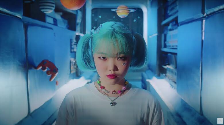 Tampil Beda Banget, Suhyun AKMU Jelasin Soal Konsep Unik di Debut Solonya
