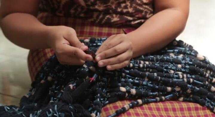 &#91;Coc Reg.Bali&#93;Kain Tenun Termahal di Indonesia, Ya Kain Gringsing Penolak Bala 