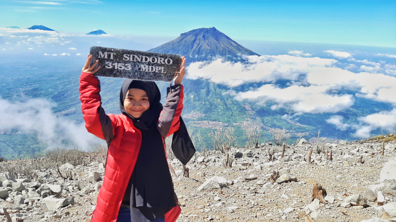 Cerah Nya Sindoro 3153 Mdpl π
