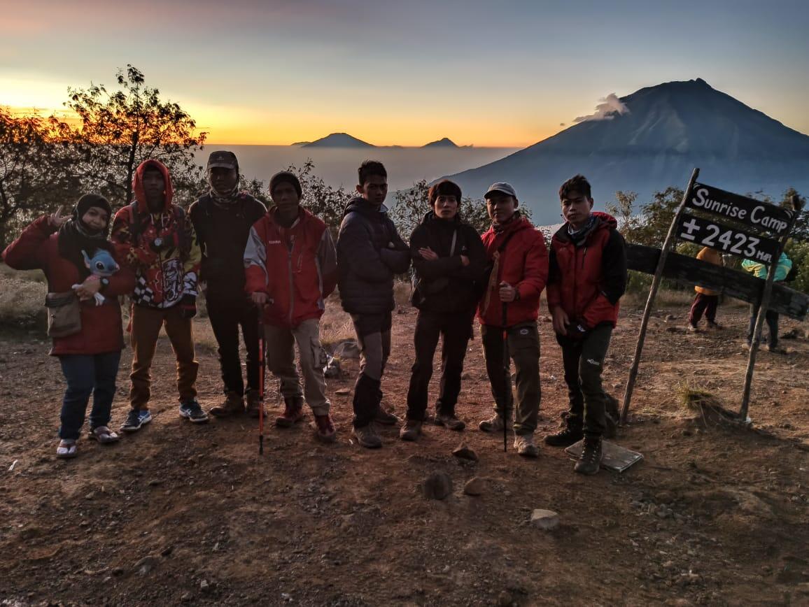 Cerah Nya Sindoro 3153 Mdpl π