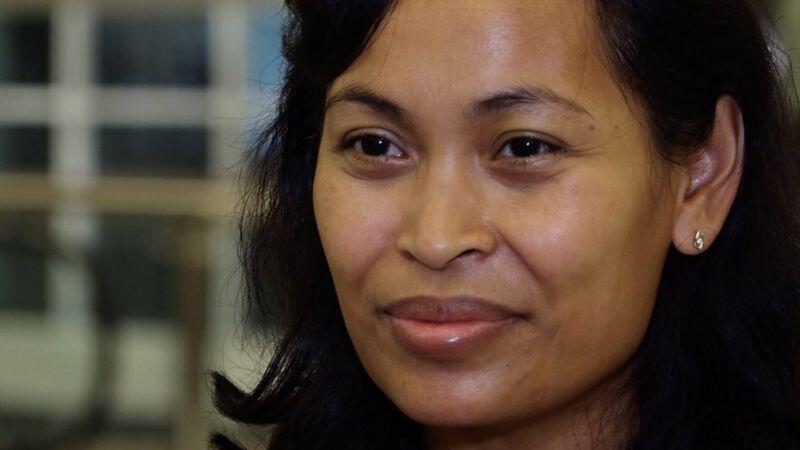 Setelah 40 tahun terpisah, anak Indonesia yang diadopsi warga Belanda bertemu ibu ..