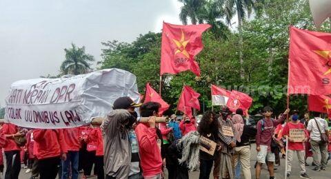 Cerita Dukun Santet di Demo UU Cipta Kerja, Mau Tiup Ubun-ubun Anggota DPR