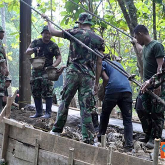 Kenapa TNI Lebih Disuka Masyarakat? TNI Masuk Desa Jawabannya