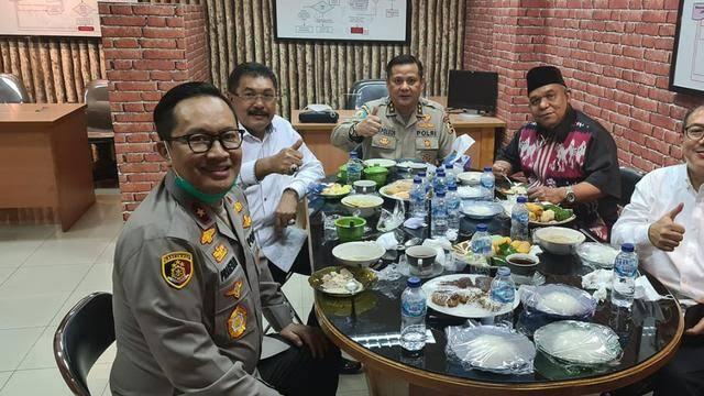 Jamuan Makan Siang, Para Jenderal Tersangka Red Notice Djoko Tjandra.
