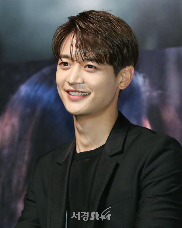 Minho ‘SHINee’ Lepaskan Liburan Terakhirnya demi Latih Tentara Muda