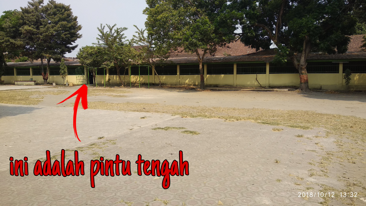 Malamku Di Tempat Parkir Sekolah