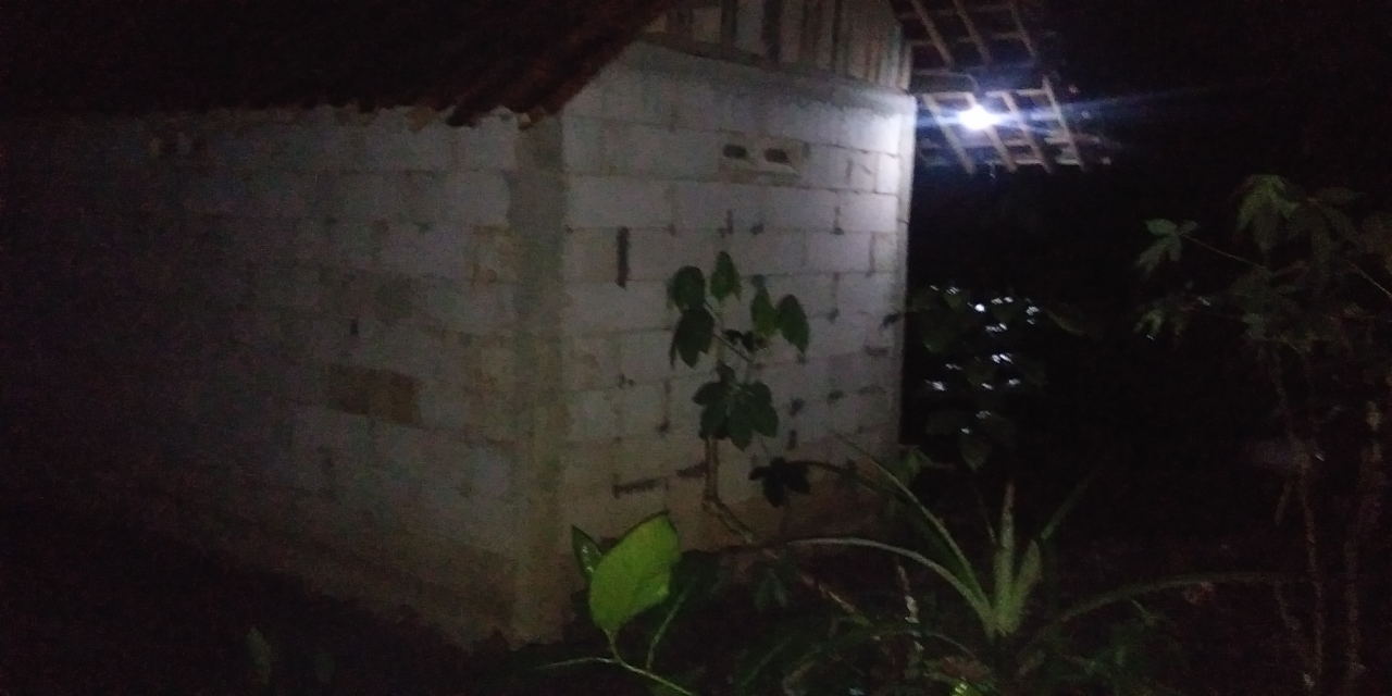 Rumah Duren Kosong Itu Semakin Hari Terlihat Semakin Menakutkan.