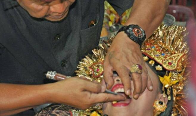 (COC Reg. Bali) Yuk, Mengenal Makna Dari Tradisi Metatah Di Bali!