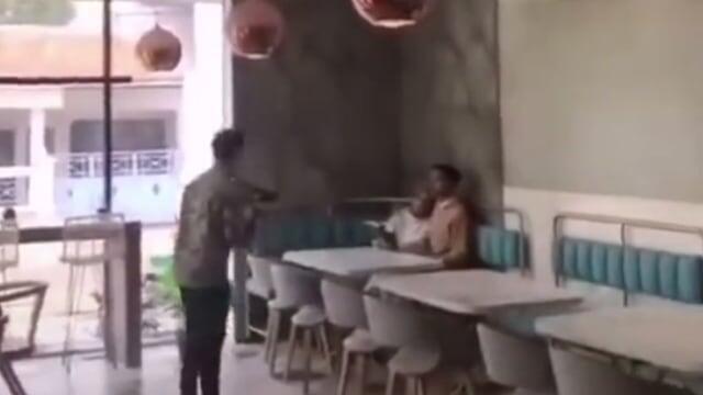 Nyesek, Tangis Barista Kopi Saksikan Mantan Prewedding di Kafe Tempat Kerjanya
