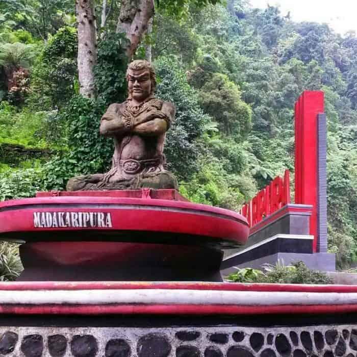 &#91;Coc Reg. Bromo&#93; Air Terjun Madakaripura, Penuh Mitos, Penuh Dengan Keindahan