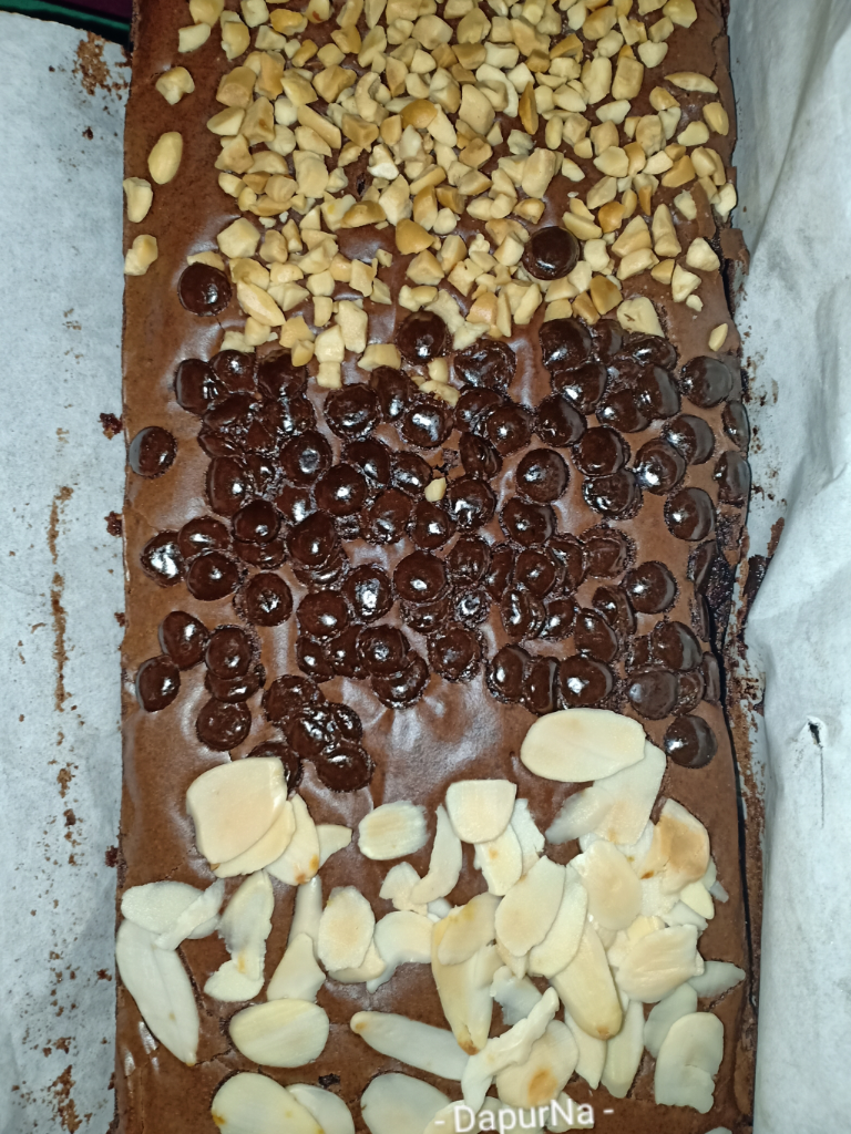 Brownies Shiny Rasa Yummi, Pecinta Coklat Wajib Coba!