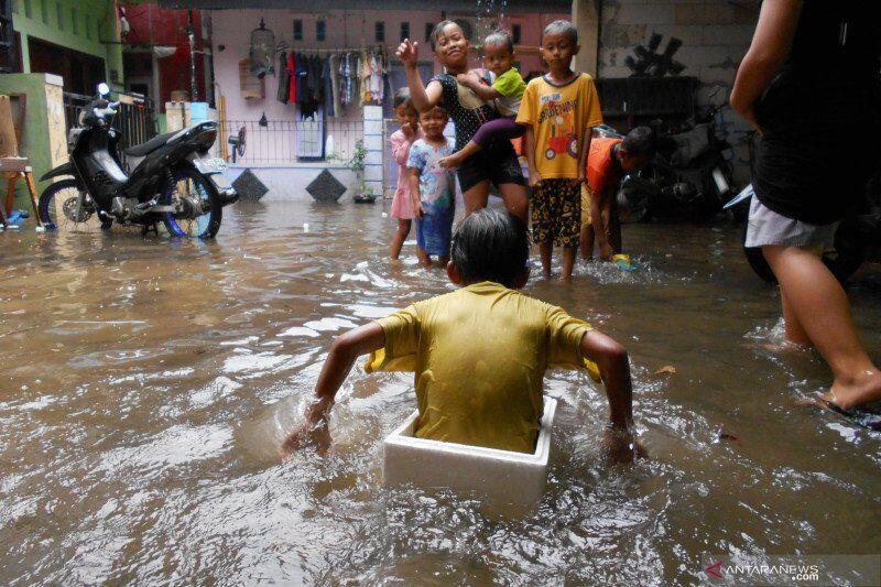 Tinggi Air Lebih dari 7 Meter Akibatkan Banjir diBekasi,Evakuasi Berlangsung DiniHari