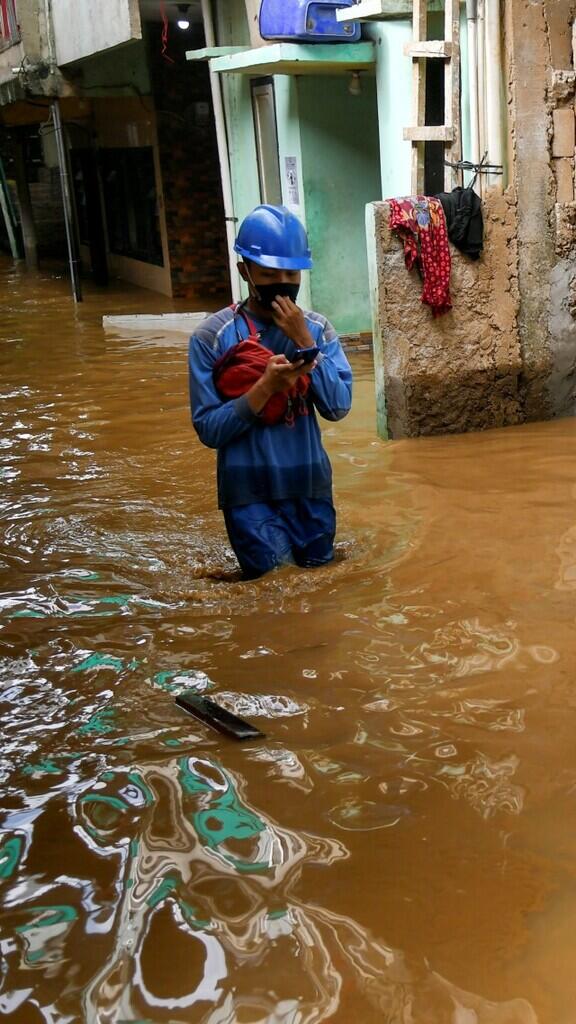 Banjir Rendam 72 RT di Jakarta, Tertinggi 1,5 Meter