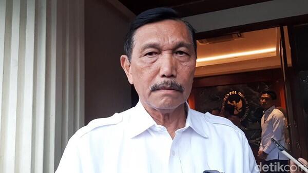 Luhut Bicara RI Impor Dokter: Cegah Orang RI Berobat ke Luar Negeri.