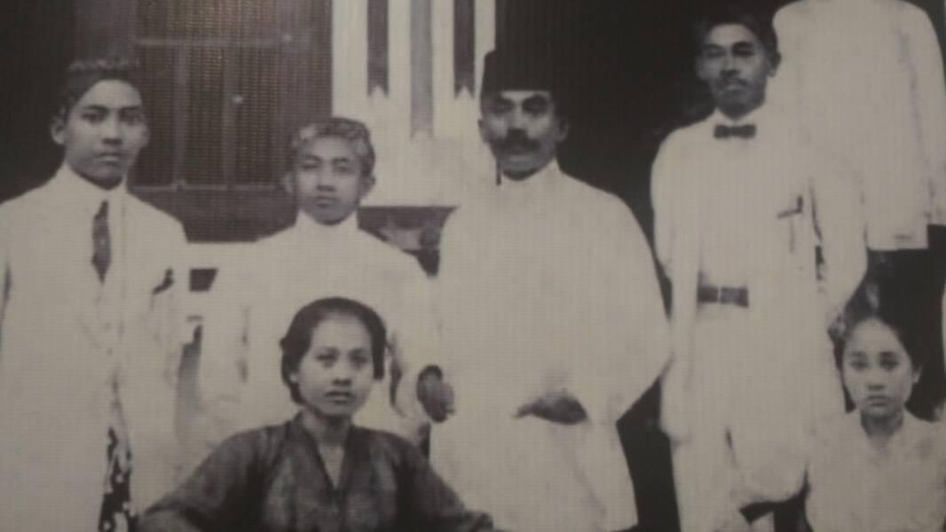 Kisah Haji Sanusi dan Liku Cinta Soekarno dan Inggit Garnasih