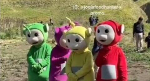 Balasan Dari Dulu Diajak Kini Badut Teletubbies Bromo Cuma Melongo Lihat Turis Berfoto Kaskus