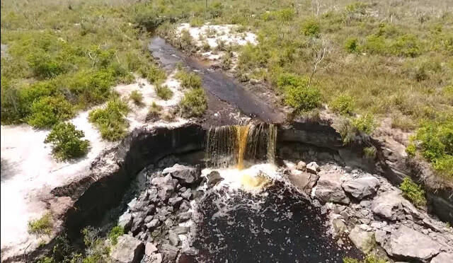 &#91;COC Reg.Kalteng&#93;Air Terjun Merah, Keindahan Alam di Tengah Padang Savana, Keren Gan!