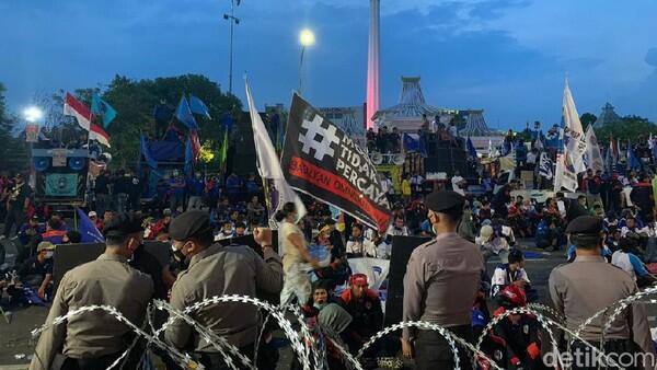 Ini Penyebab Massa Demo Omnibus Law di Surabaya Tak Sampai 15 Ribu
