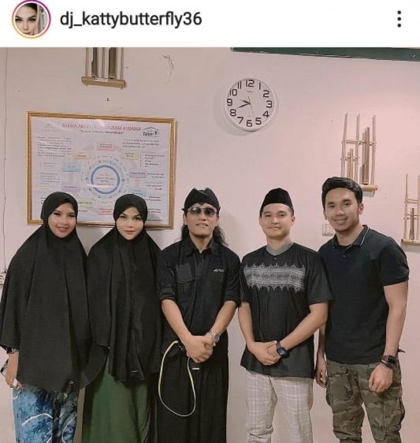 Gus Miftah Kisahkan Awal Mula DJ Katty Masuk Islam