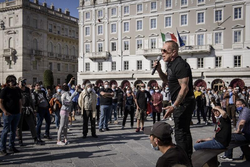 Demo Rusuh Di Italia, Dari Anti Masker Hingga Pembatasan Jam Malam