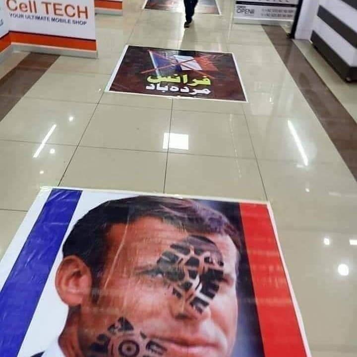 Tak Hanya Boikot Produk, Kini Gambar Macron Jadi Penanda Jaga Jarak di Timur Tengah!