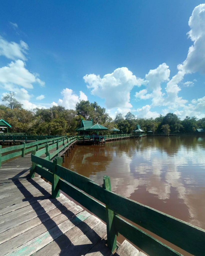 &#91;Coc Reg. KalTeng&#93; Danau Tahai! Danau Air Merah Cantik Yang Memanjakan Mata!