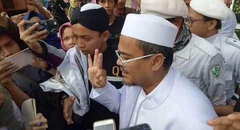 PA 212 Balas Dewi Tanjung soal Habib Rizieq: Hanya Komunis Benci Ulama