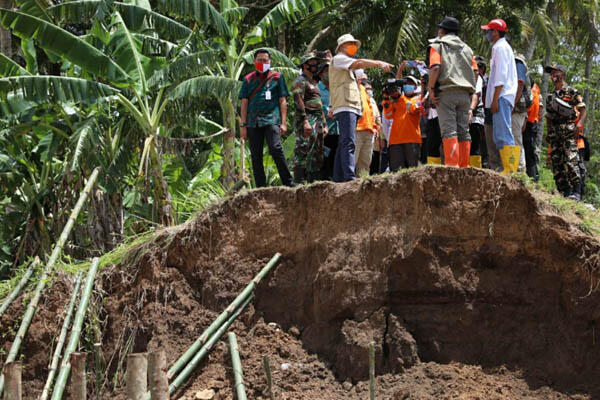 Tanggul Jebol di Kebumen Ternyata Karena Dilubangi Warga