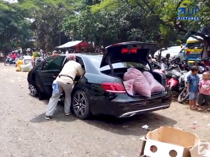 Sultan! Pria Ini Angkut Cabe dan Bawang Pakai Mobil Mercy 1,5 Miliar