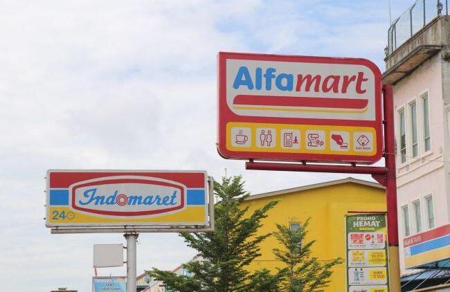 4 Alasan Kenapa Lokasi Alfamart dan Indomaret Selalu Berdekatan. Begini .............