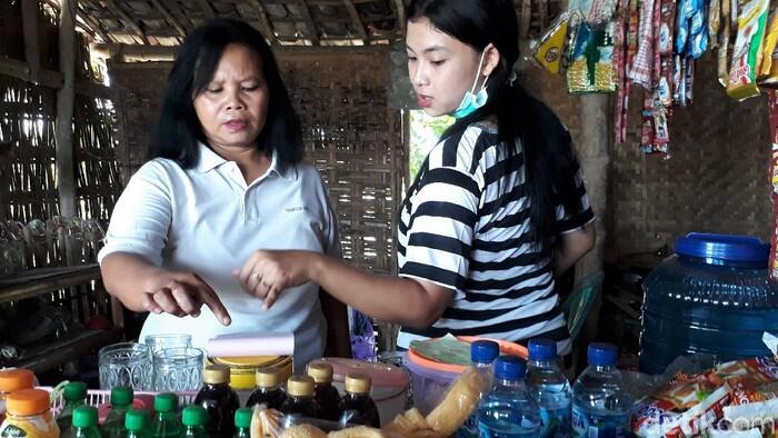 Ini Laila, Gadis Cantik yang Viral Jualan Kopi di Bojonegoro