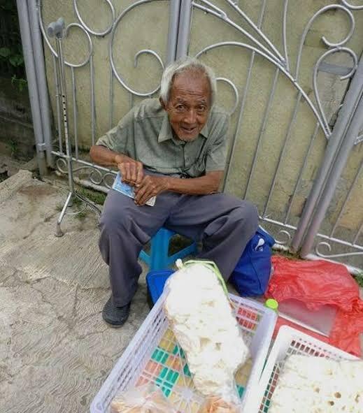 Pahlawan Penyembuh Sakit Jiwaku Ternyata Seorang Penjual Kerupuk