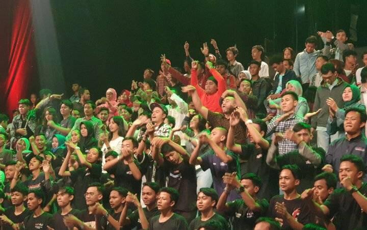 Dari Penonton Bayaran, 6 Selebriti Ini Sukses Raih Popularitas. Nomor 2 Bikin...